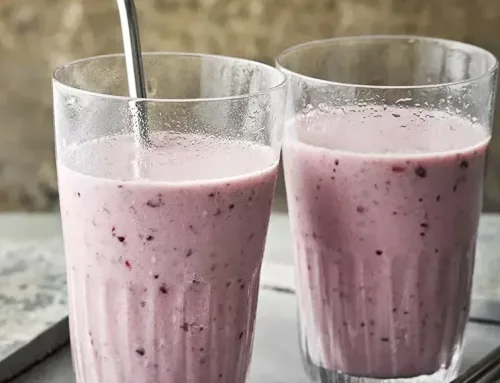 Smoothie με μούρα, μπανάνα και κεφίρ
